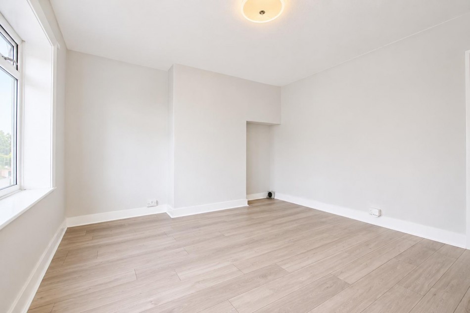 Images for Kenilworth Drive, Borehamwood EAID:SIMMONSESTAPI BID:1