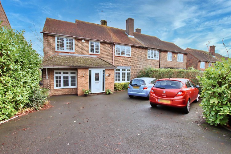 Furzehill Road, Borehamwood - EAID:SIMMONSESTAPI, BID:1