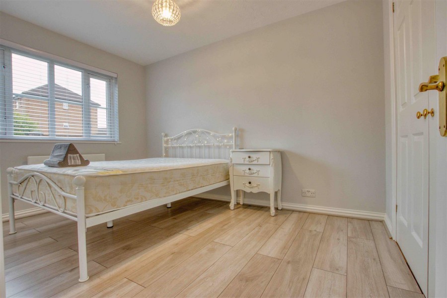 Images for Kensington Way, Borehamwood EAID:SIMMONSESTAPI BID:1