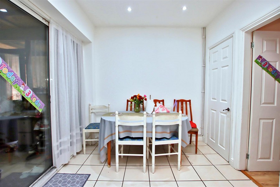 Images for Stevenage Crescent, Borehamwood EAID:SIMMONSESTAPI BID:1