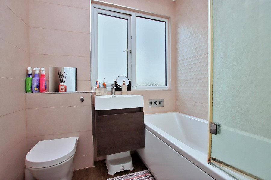 Images for Stevenage Crescent, Borehamwood EAID:SIMMONSESTAPI BID:1