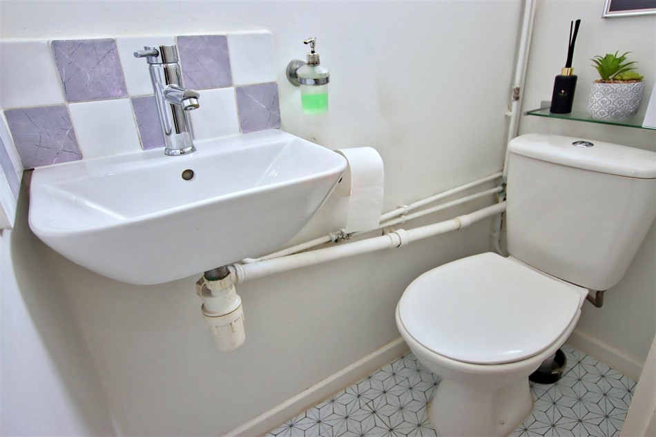 Images for Byron Avenue, Borehamwood EAID:SIMMONSESTAPI BID:1