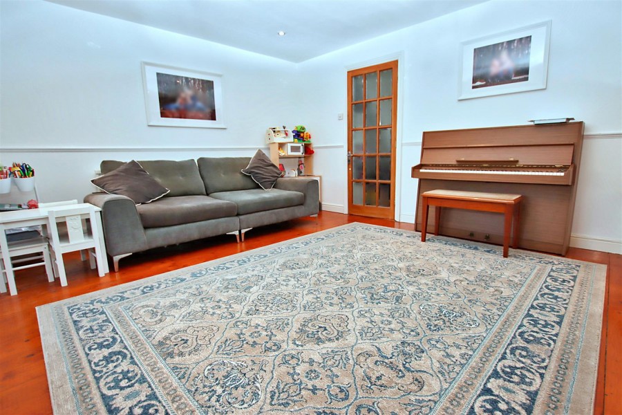 Images for Byron Avenue, Borehamwood EAID:SIMMONSESTAPI BID:1