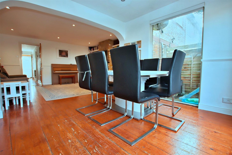 Images for Byron Avenue, Borehamwood EAID:SIMMONSESTAPI BID:1