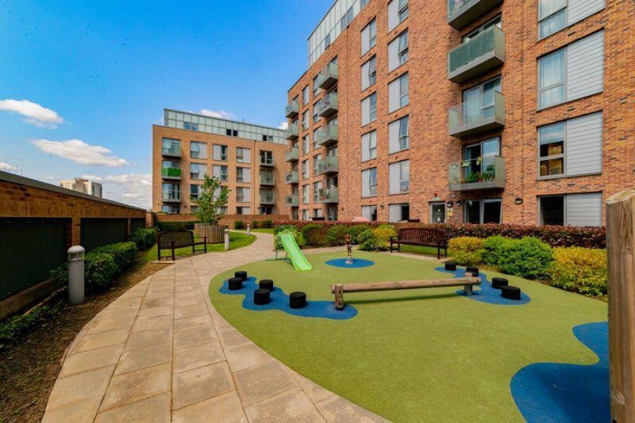 Images for Brook Road, Borehamwood EAID:SIMMONSESTAPI BID:1