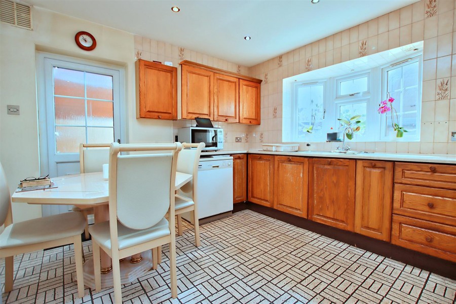 Images for Nicholas Road, Elstree EAID:SIMMONSESTAPI BID:1