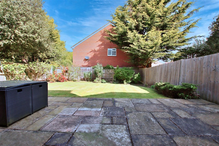 Images for Nicholas Road, Elstree EAID:SIMMONSESTAPI BID:1