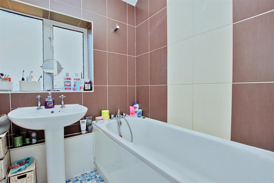 Images for Allerton Road, Borehamwood EAID:SIMMONSESTAPI BID:1