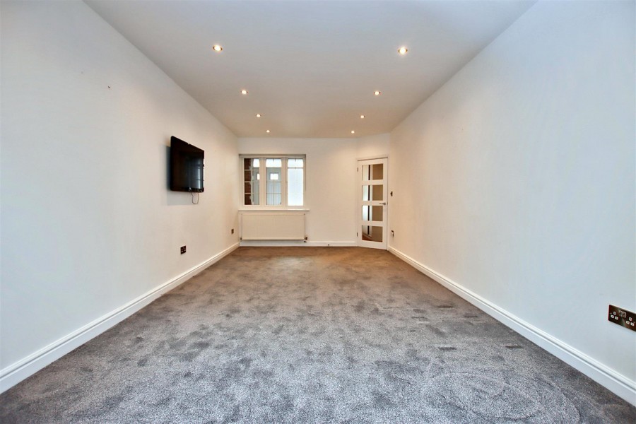 Images for Grosvenor Road, Borehamwood EAID:SIMMONSESTAPI BID:1