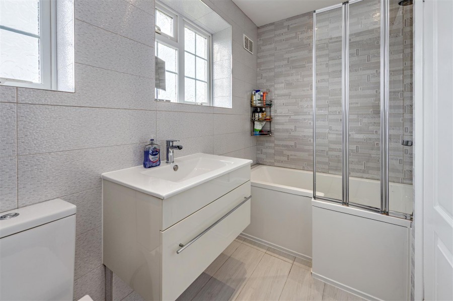 Images for Buckingham Road, Borehamwood EAID:SIMMONSESTAPI BID:1