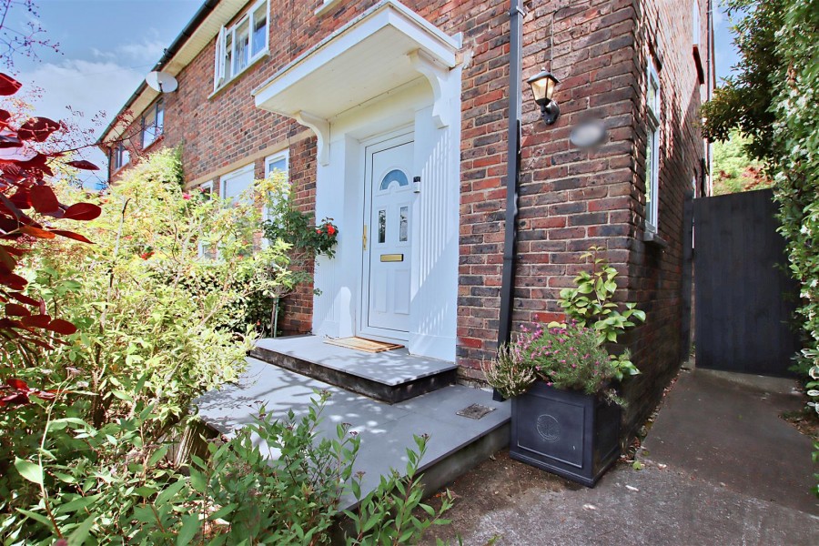 Images for Aycliffe Road, Borehamwood EAID:SIMMONSESTAPI BID:1