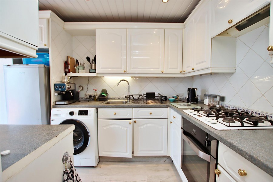 Images for Whitehouse Avenue, Borehamwood EAID:SIMMONSESTAPI BID:1