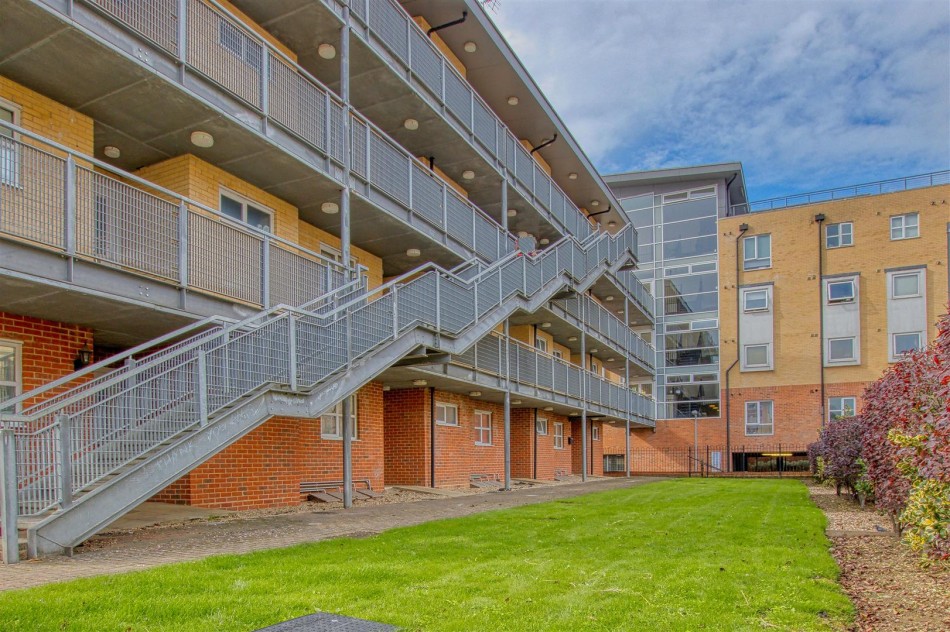 Images for Wilding Court,Whitehall Close, Borehamwood EAID:SIMMONSESTAPI BID:1