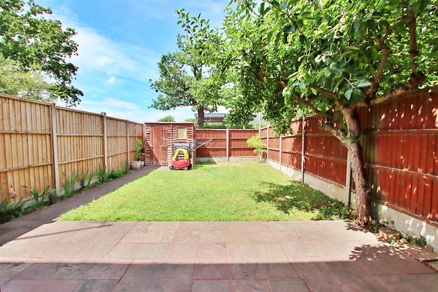 Images for Neagle Close, Borehamwood EAID:SIMMONSESTAPI BID:1