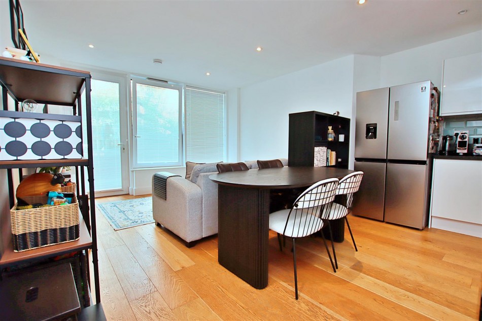 Images for Elstree Way, Borehamwood EAID:SIMMONSESTAPI BID:1