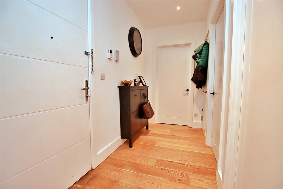 Images for Elstree Way, Borehamwood EAID:SIMMONSESTAPI BID:1