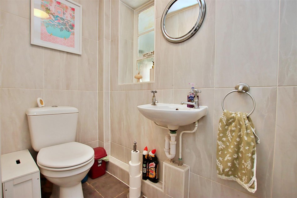 Images for Furzehill Road, Borehamwood EAID:SIMMONSESTAPI BID:1