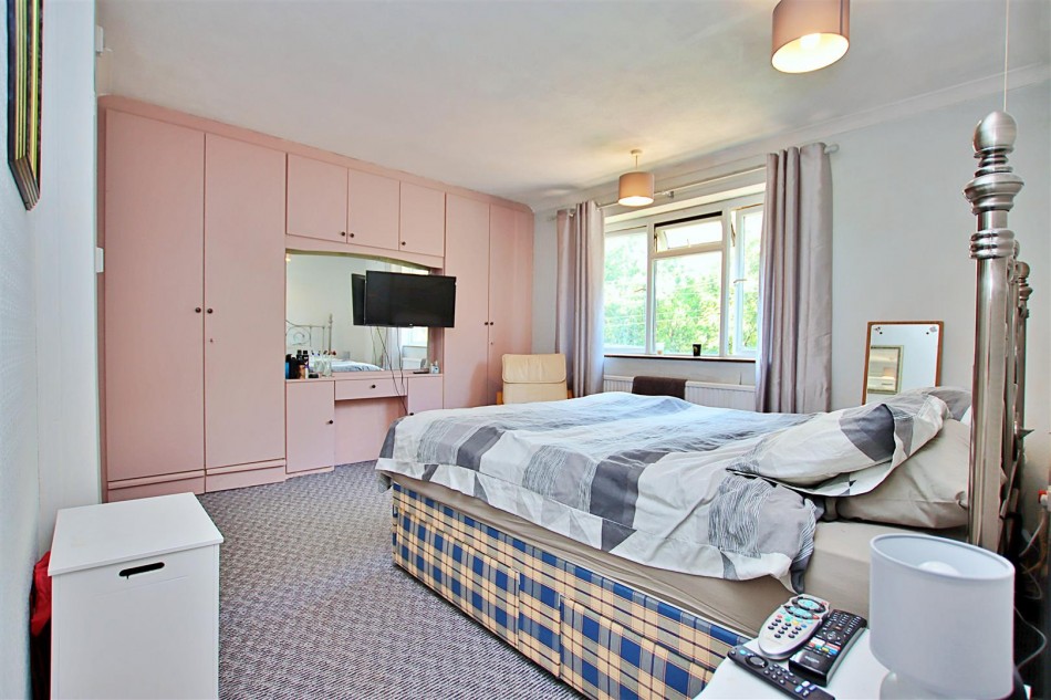 Images for Furzehill Road, Borehamwood EAID:SIMMONSESTAPI BID:1