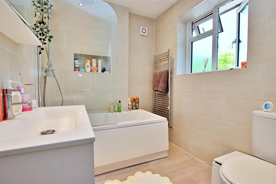 Images for Furzehill Road, Borehamwood EAID:SIMMONSESTAPI BID:1