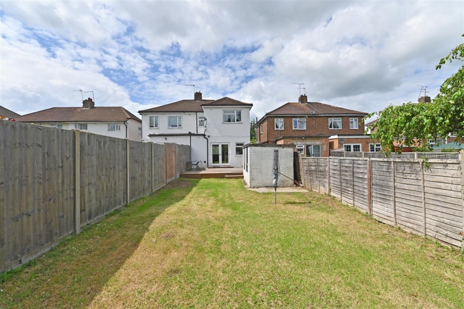 Images for Cardinal Avenue, Borehamwood EAID:SIMMONSESTAPI BID:1