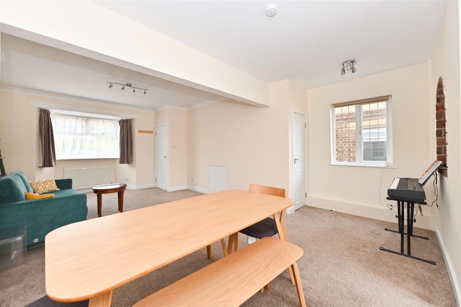 Images for Cardinal Avenue, Borehamwood EAID:SIMMONSESTAPI BID:1