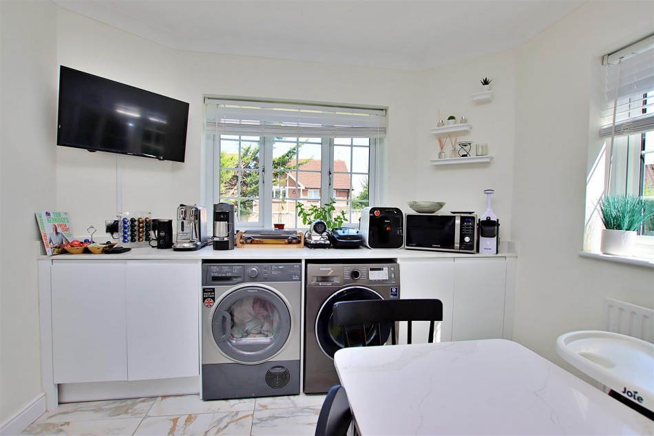 Images for Theobald Street, Borehamwood EAID:SIMMONSESTAPI BID:1