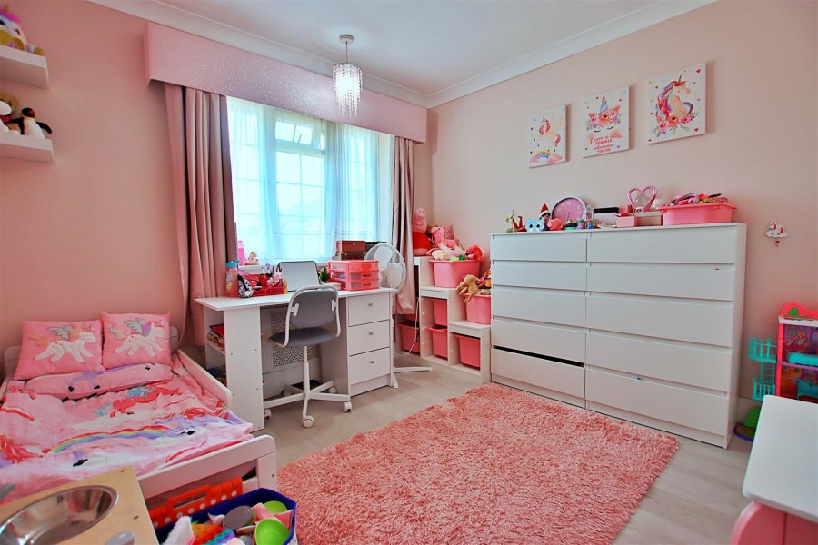 Images for Theobald Street, Borehamwood EAID:SIMMONSESTAPI BID:1