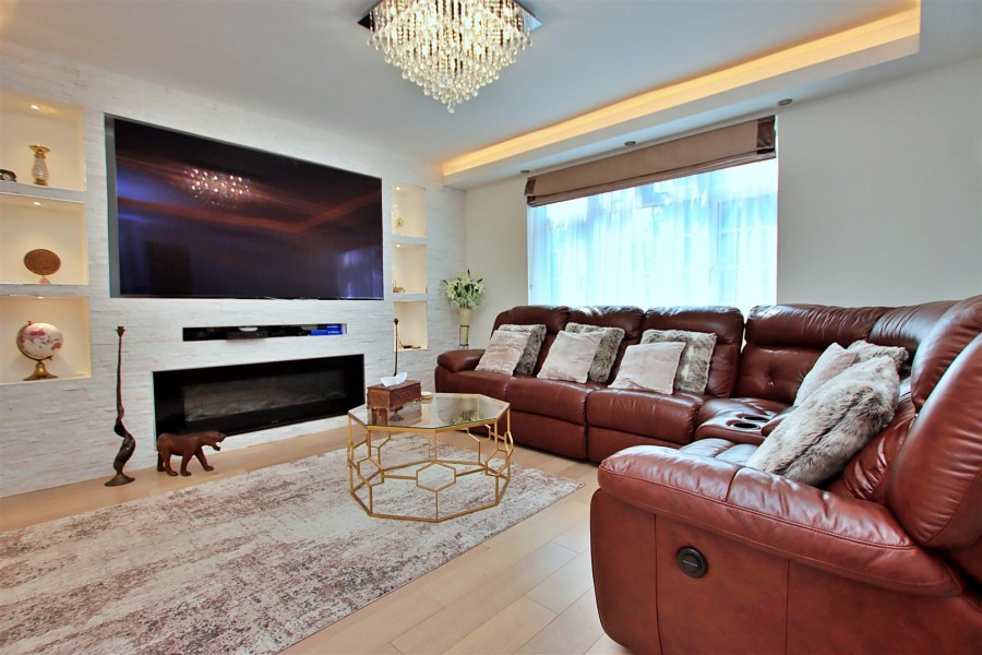 Images for Theobald Street, Borehamwood EAID:SIMMONSESTAPI BID:1