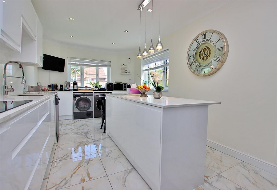 Images for Theobald Street, Borehamwood EAID:SIMMONSESTAPI BID:1