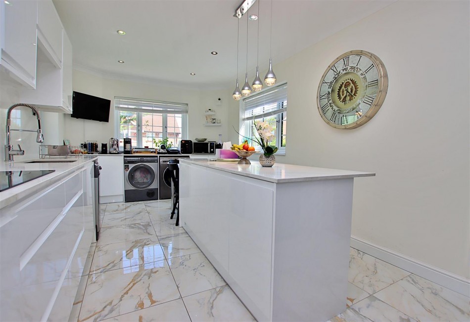 Images for Theobald Street, Borehamwood EAID:SIMMONSESTAPI BID:1