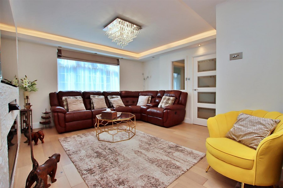 Images for Theobald Street, Borehamwood EAID:SIMMONSESTAPI BID:1