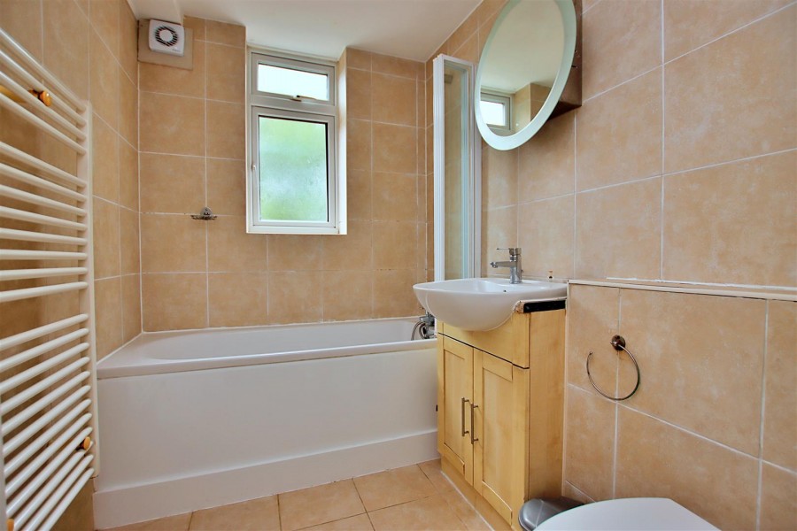 Images for Holt Close, Elstree EAID:SIMMONSESTAPI BID:1