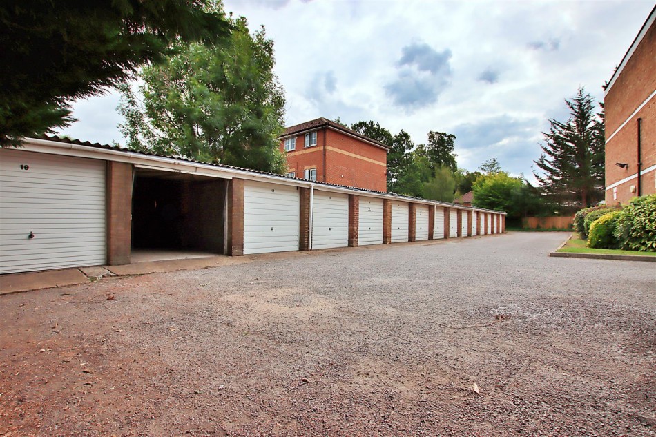 Images for Holt Close, Elstree EAID:SIMMONSESTAPI BID:1