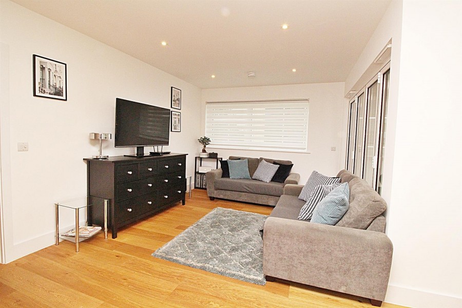 Images for Elstree Way, Borehamwood EAID:SIMMONSESTAPI BID:1