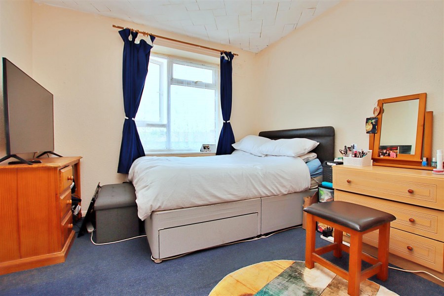Images for Tempsford Avenue, Borehamwood EAID:SIMMONSESTAPI BID:1