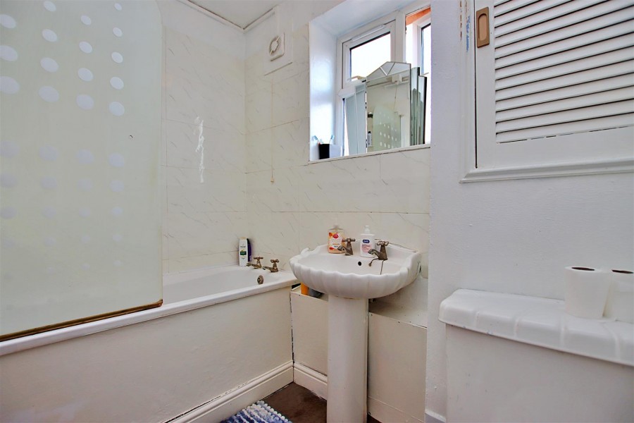 Images for Tempsford Avenue, Borehamwood EAID:SIMMONSESTAPI BID:1