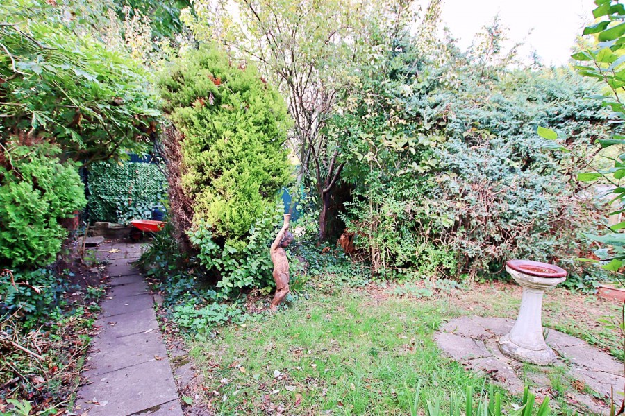 Images for Grosvenor Road, Borehamwood EAID:SIMMONSESTAPI BID:1