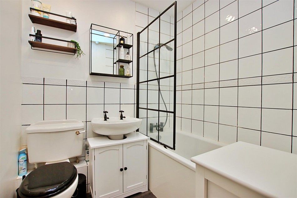 Images for Oberon Close, Borehamwood EAID:SIMMONSESTAPI BID:1