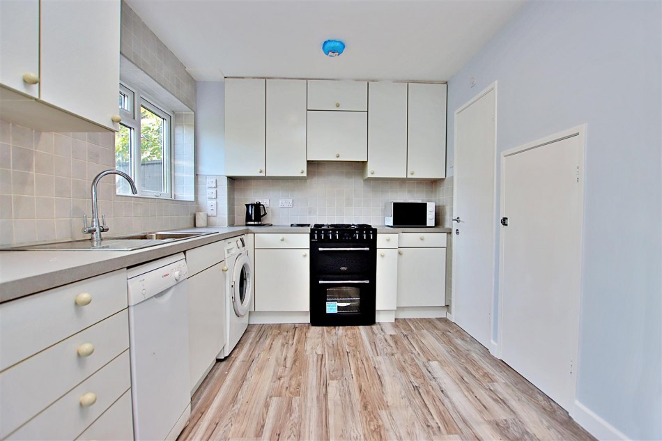 Images for Kenilworth Close, Borehamwood EAID:SIMMONSESTAPI BID:1