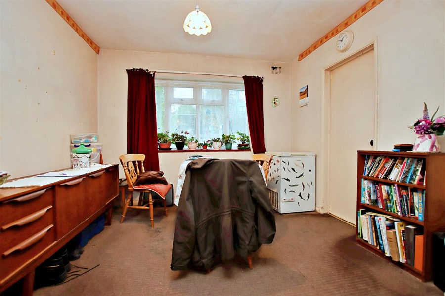 Images for Crown Road, Borehamwood EAID:SIMMONSESTAPI BID:1