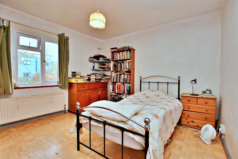 Images for Crown Road, Borehamwood EAID:SIMMONSESTAPI BID:1