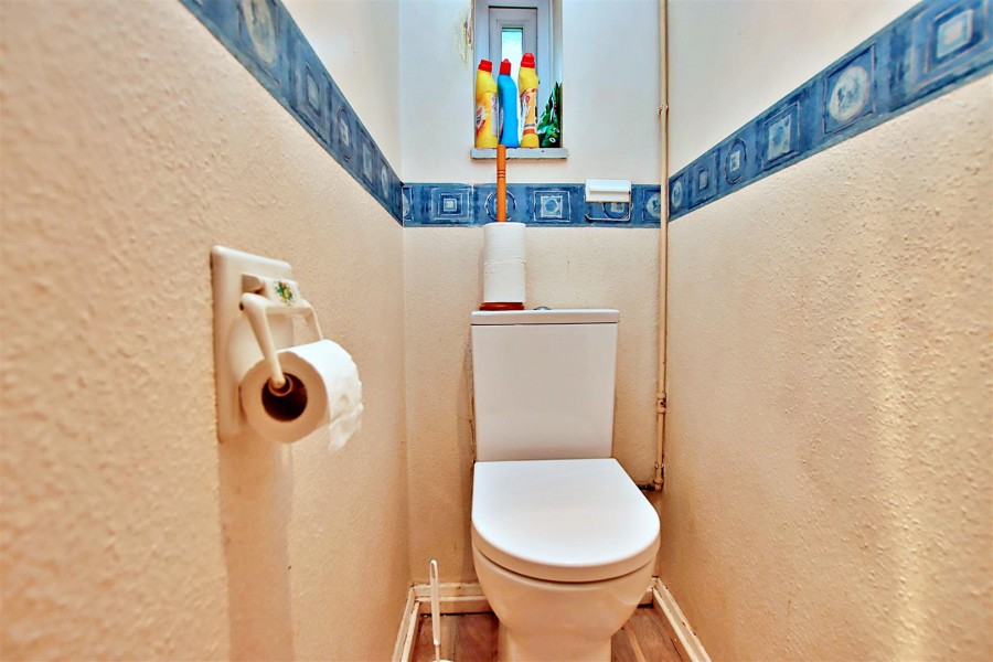 Images for Crown Road, Borehamwood EAID:SIMMONSESTAPI BID:1