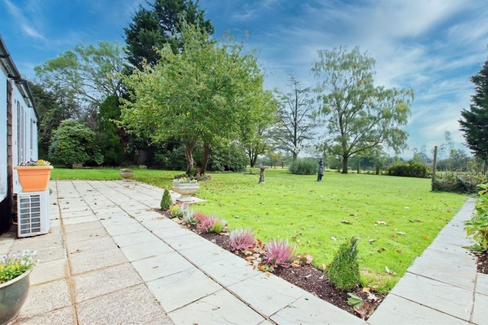 Images for Buckettsland Lane, Borehamwood EAID:SIMMONSESTAPI BID:1