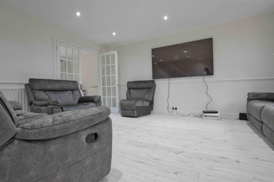 Images for Dunster Court, Borehamwood EAID:SIMMONSESTAPI BID:1