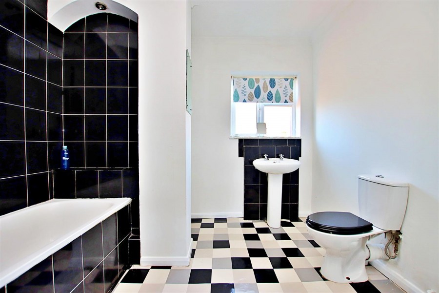 Images for Tempsford Avenue, Borehamwood EAID:SIMMONSESTAPI BID:1