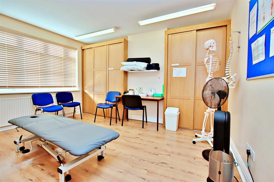 Images for Furzehill Road, Borehamwood EAID:SIMMONSESTAPI BID:1