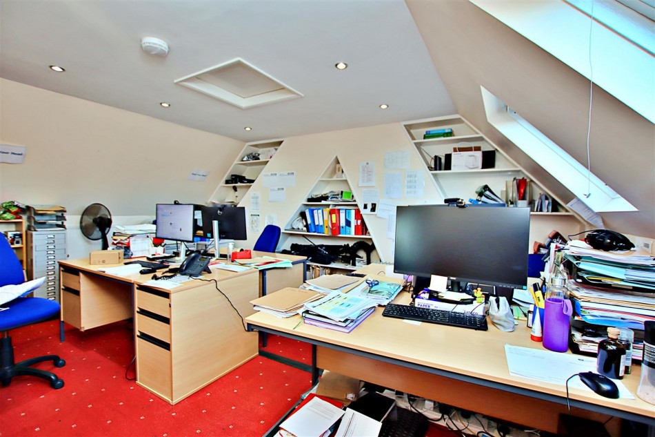 Images for Furzehill Road, Borehamwood EAID:SIMMONSESTAPI BID:1