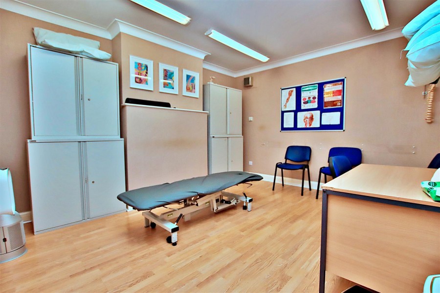 Images for Furzehill Road, Borehamwood EAID:SIMMONSESTAPI BID:1