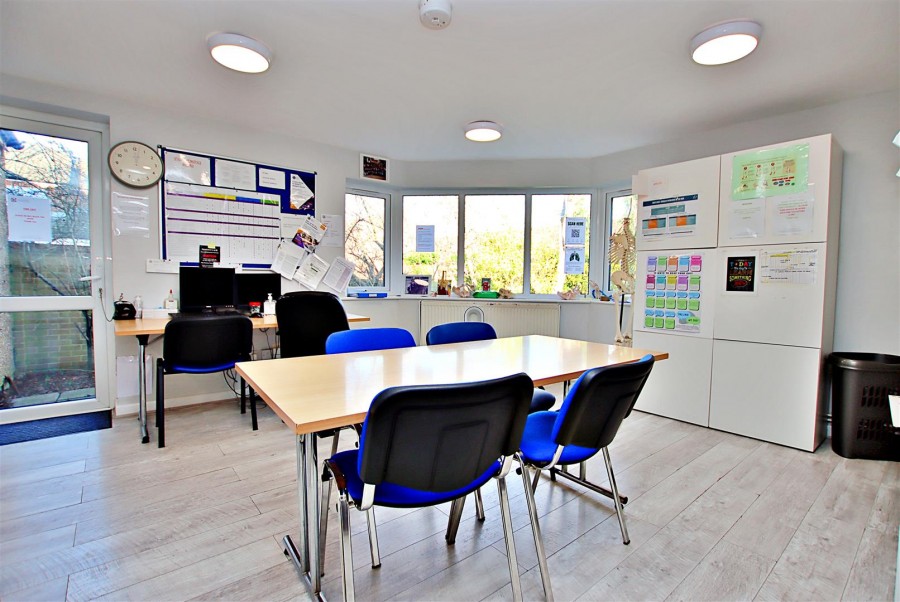 Images for Furzehill Road, Borehamwood EAID:SIMMONSESTAPI BID:1