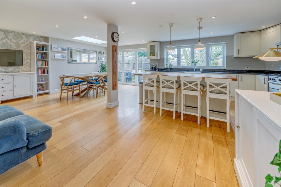 Images for Park Crescent, Elstree EAID:SIMMONSESTAPI BID:1